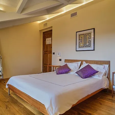 Giarvino Boutique 4*