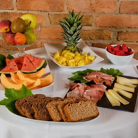 Giarvino Boutique 4*