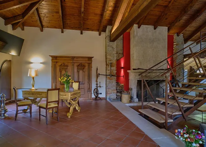 Giarvino Boutique Nocleg ze śniadaniem 4*