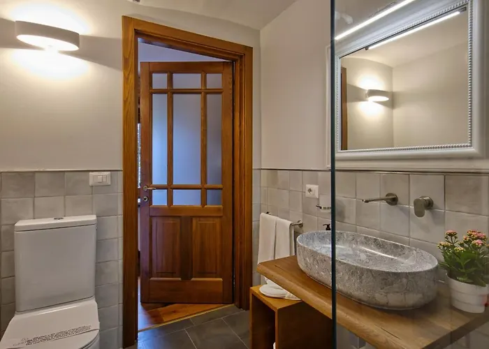 Giarvino Boutique Nocleg ze śniadaniem 4*